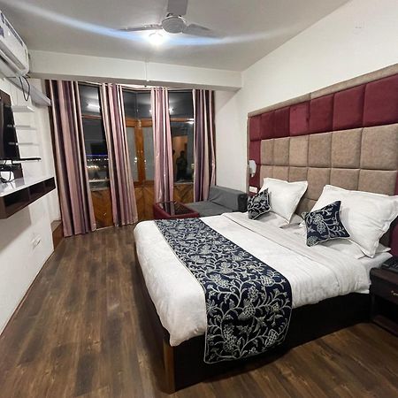 Hotel Senorita Srīnagar Екстериор снимка