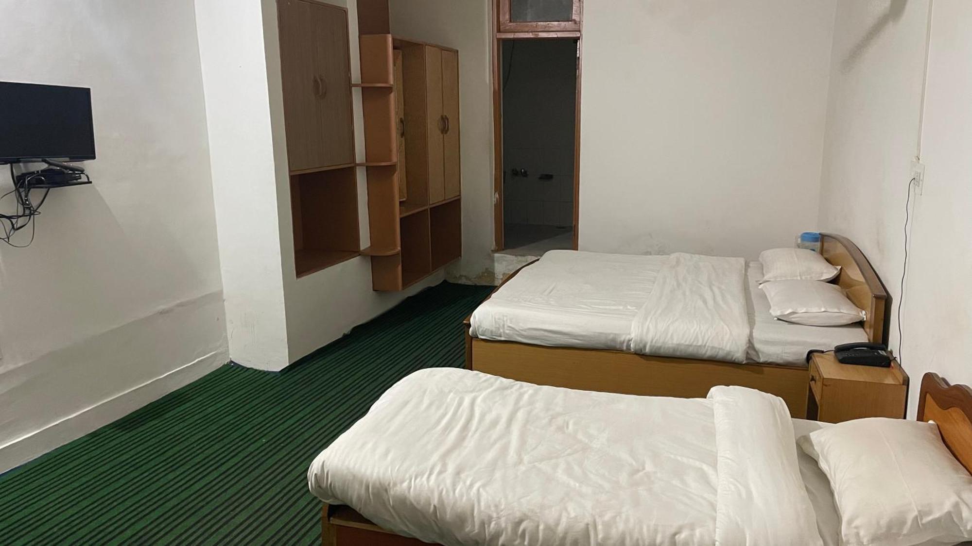 Hotel Senorita Srīnagar Екстериор снимка