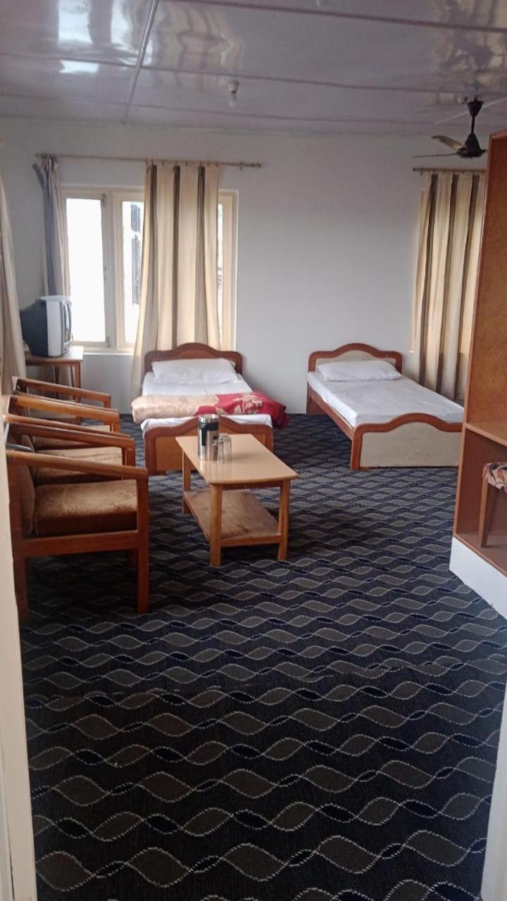 Hotel Senorita Srīnagar Екстериор снимка