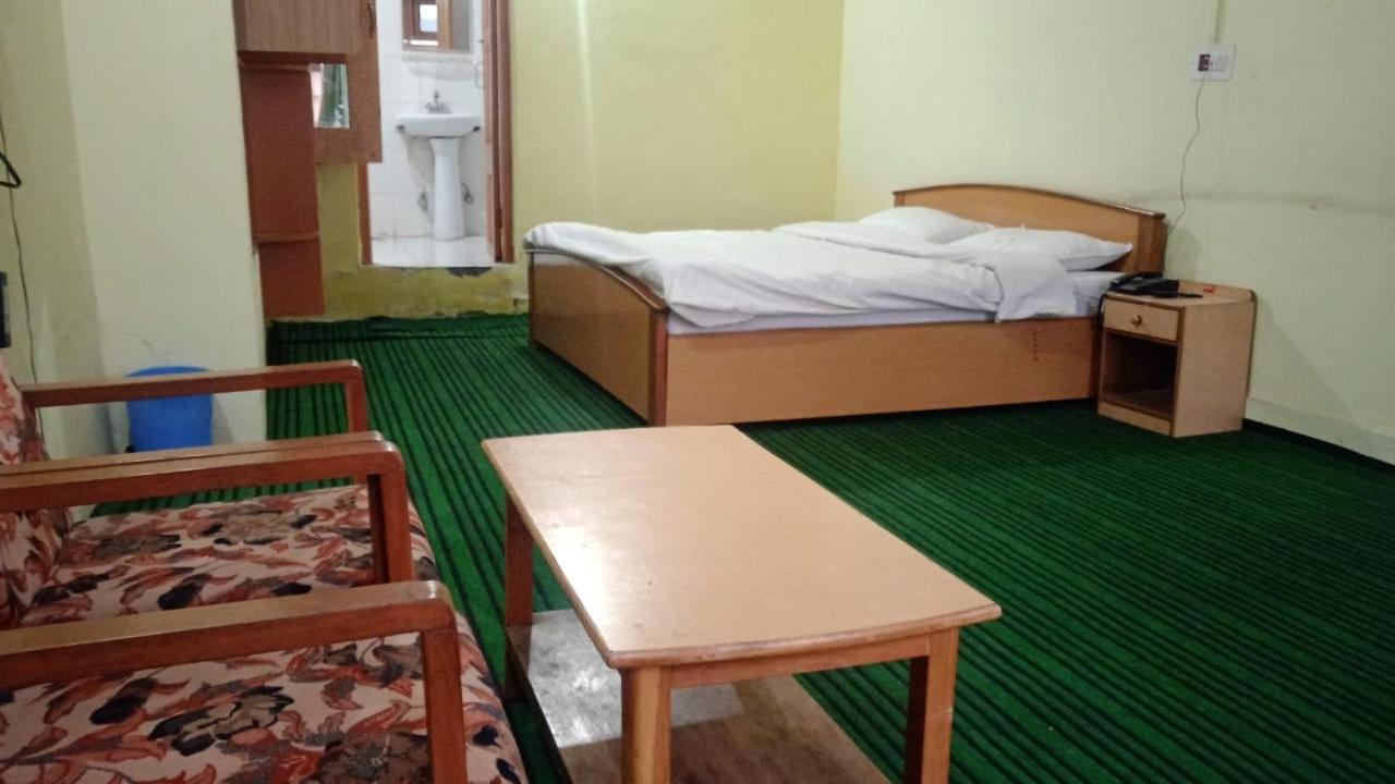 Hotel Senorita Srīnagar Екстериор снимка