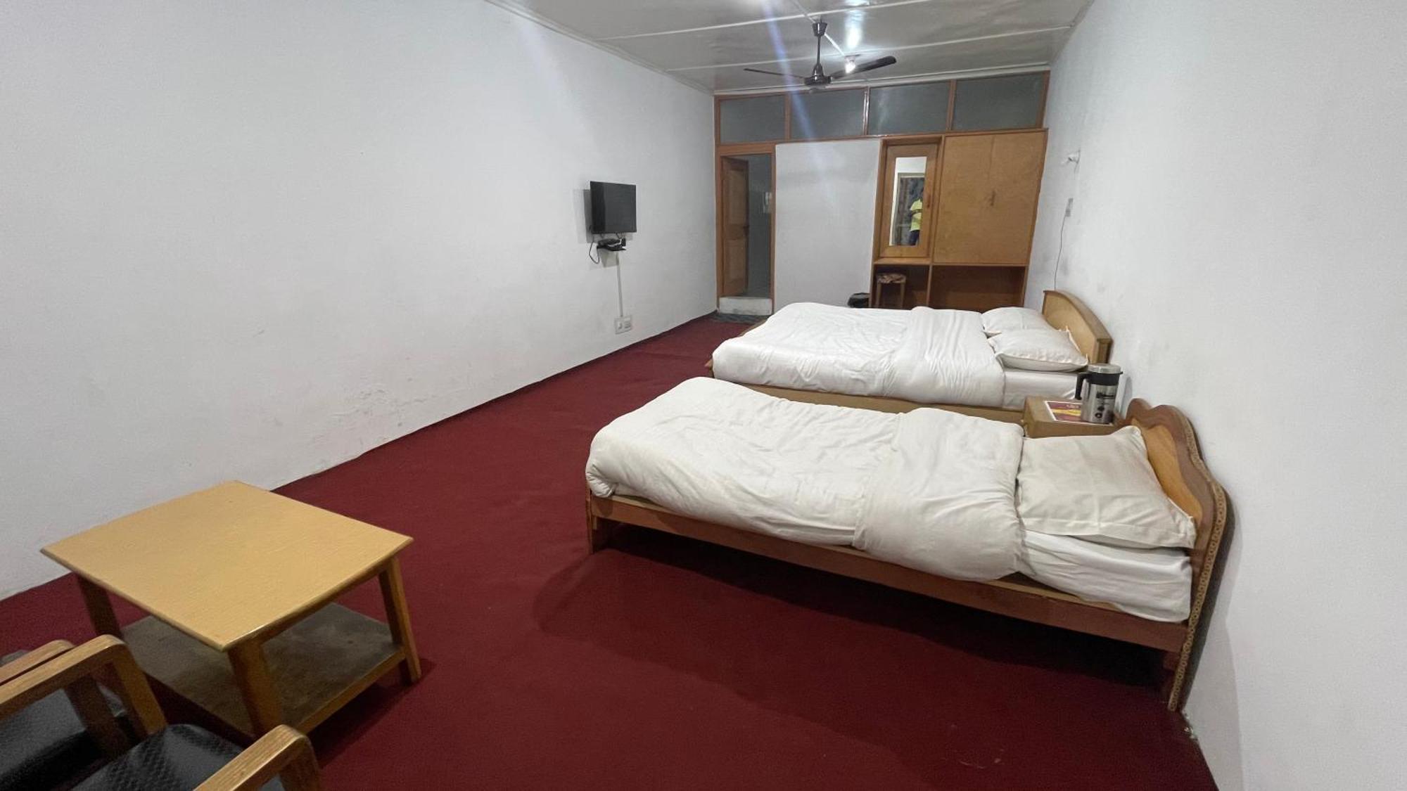 Hotel Senorita Srīnagar Екстериор снимка